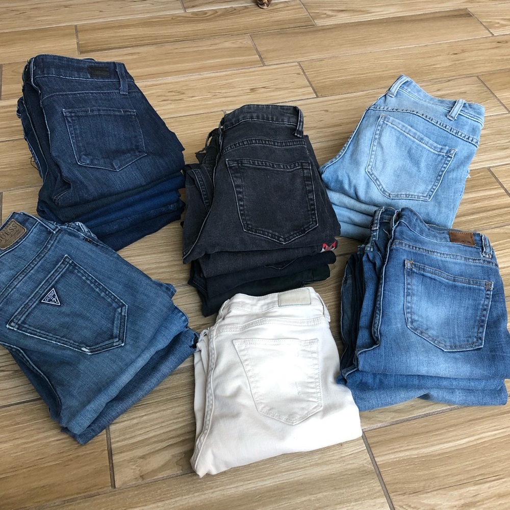 Bundle of 21 pairs of jeans
